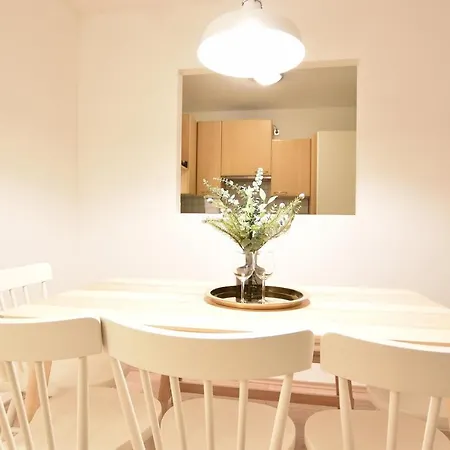 Central Spacious Apartman *